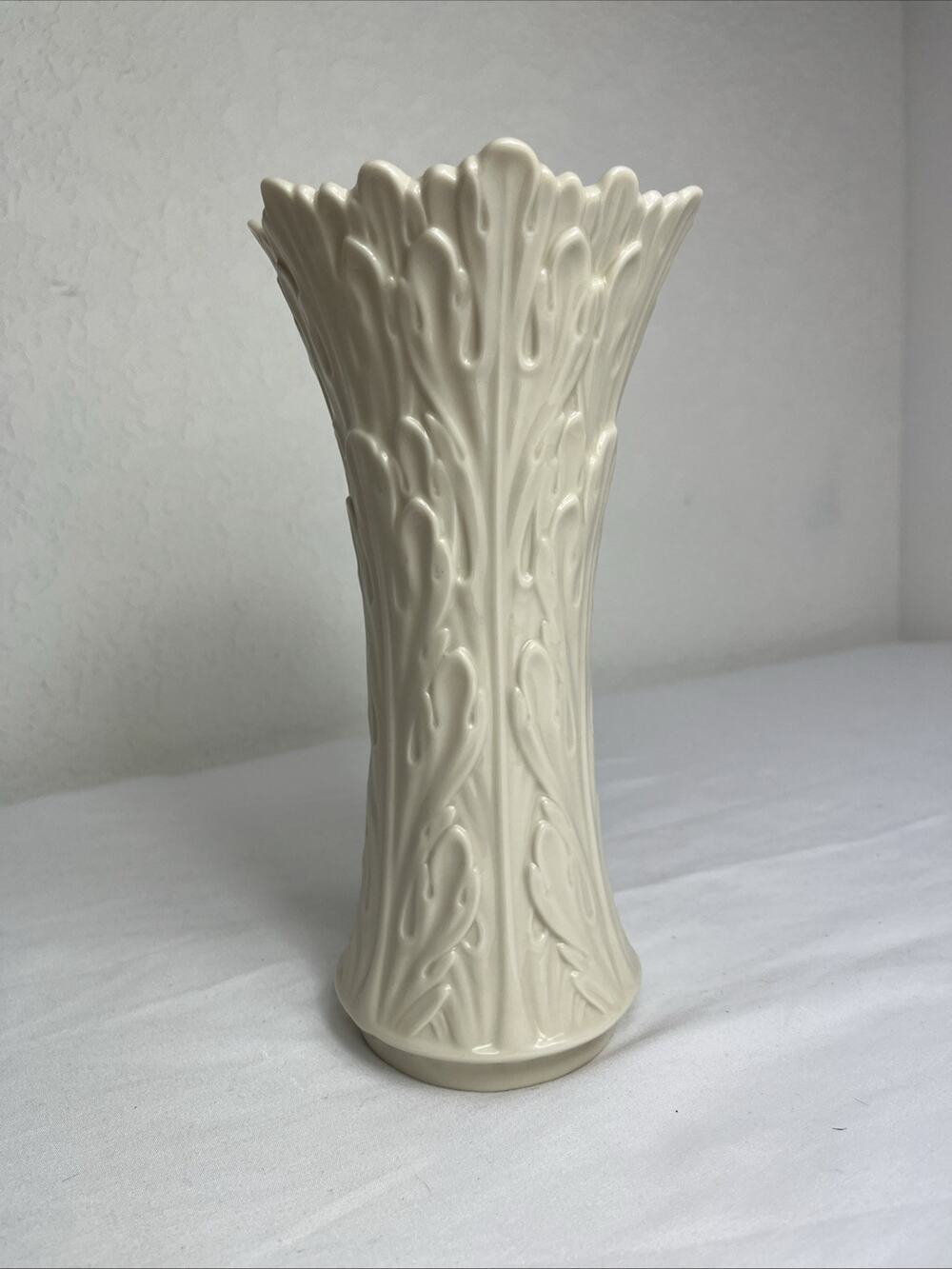Lenox Woodland Ivory Vase Made in USA porcelain, Embossed acanthus leaf